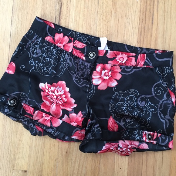 Floral Shorts - Picture 1 of 1